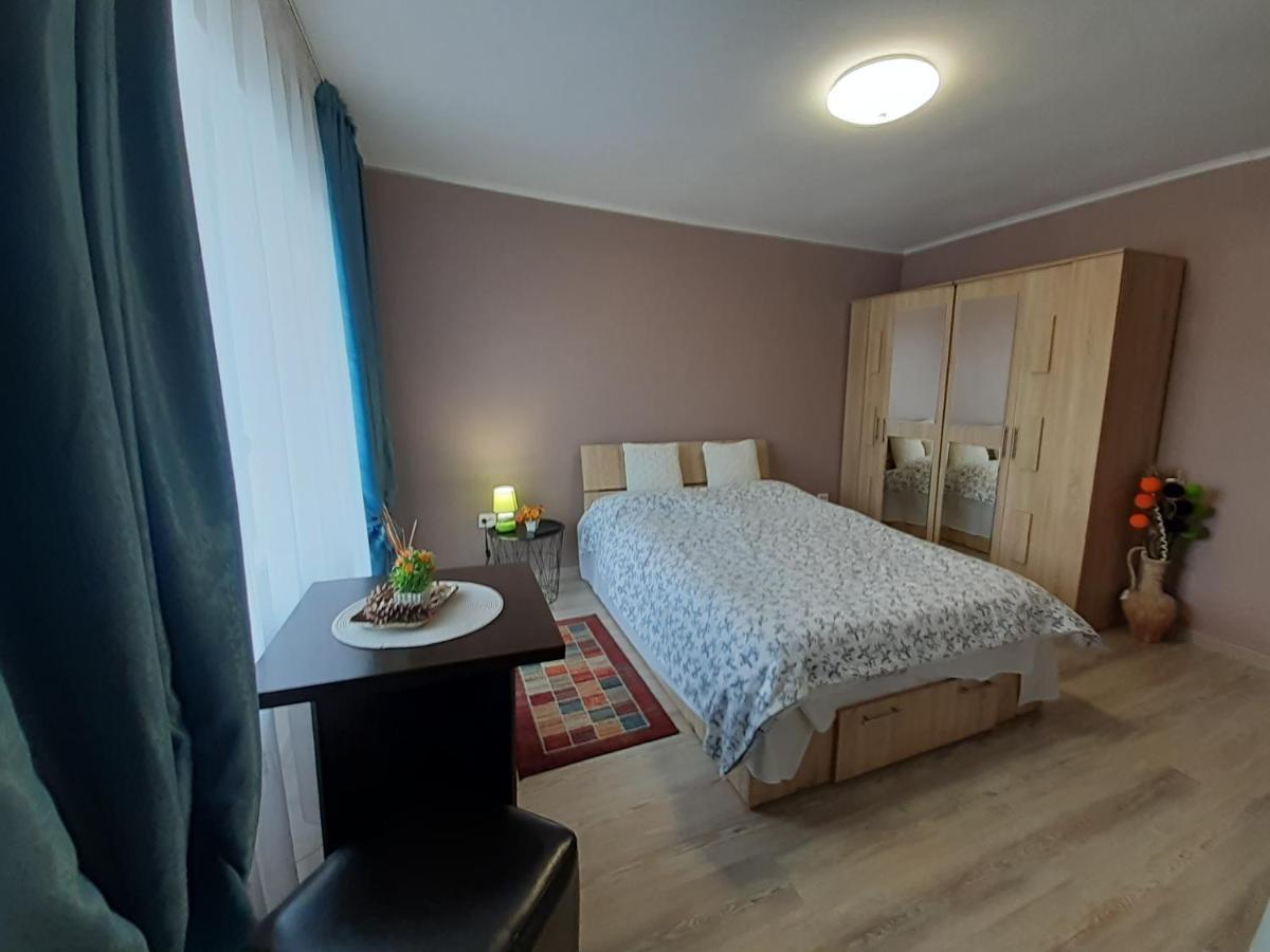 Studio Ultracentral Cu Balcon Onesti Luaran gambar